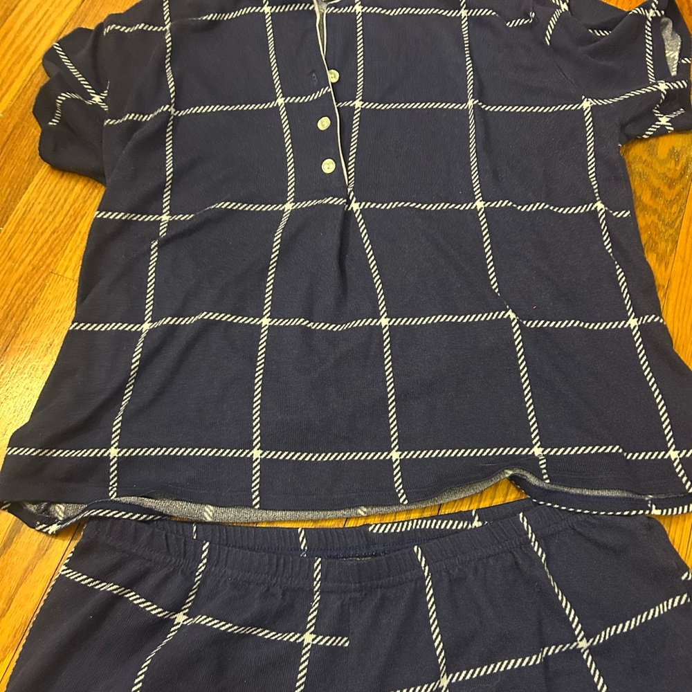 Pajama Set - Picture 2 of 4